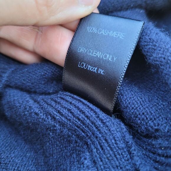 LOU Tricot Cashmere Hooded Oversized Sweater - Picture 4 of 6